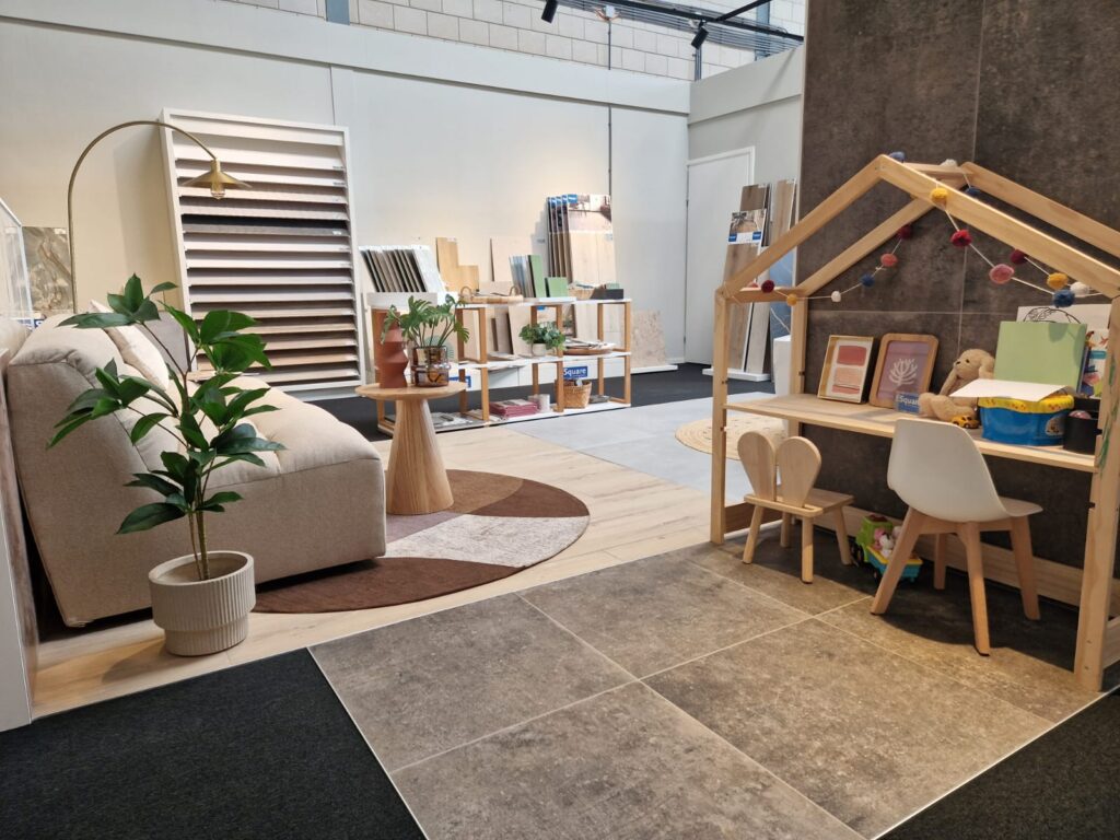 kidshoekje in tegelwinkel