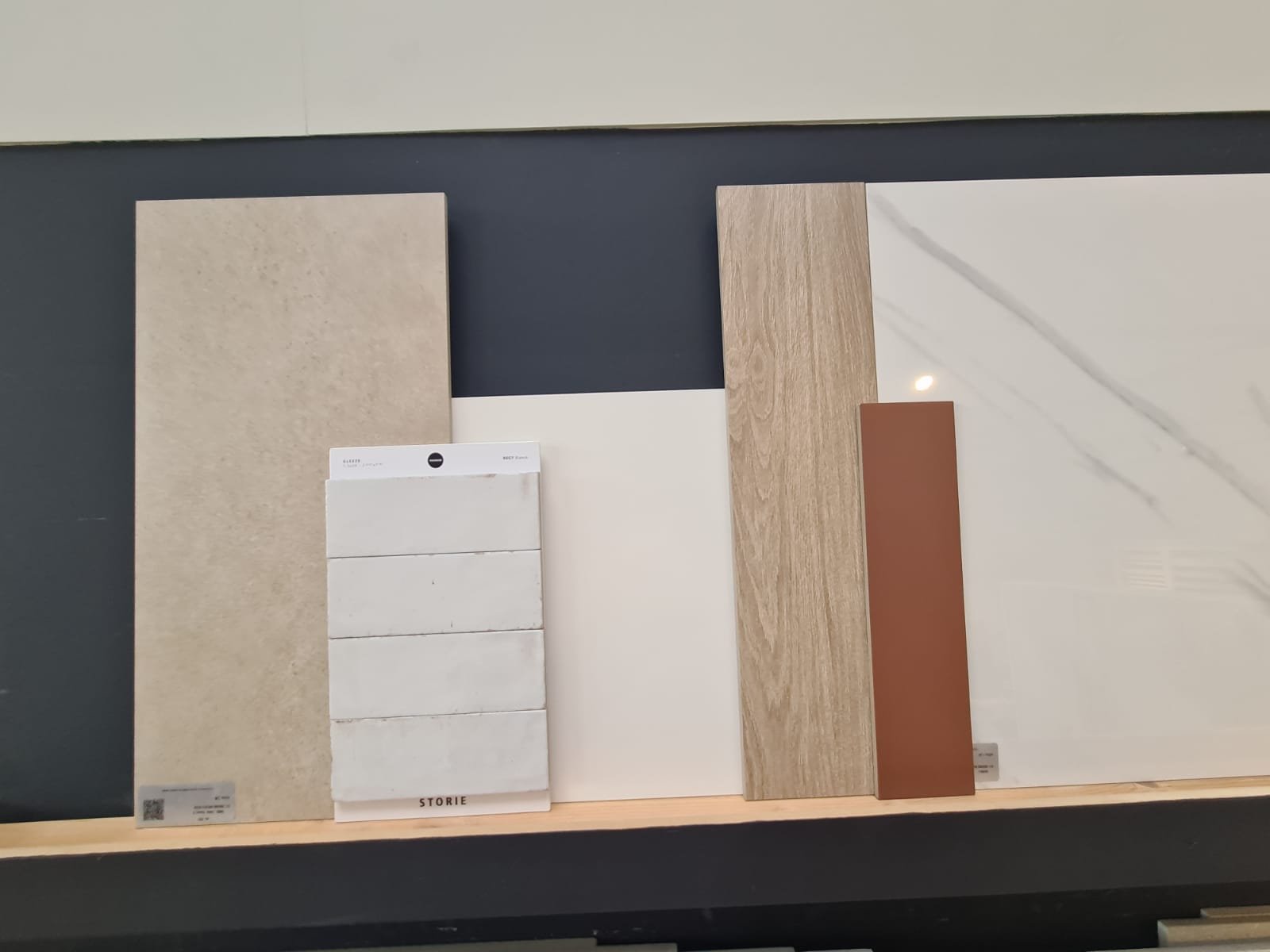 URBAN tegel 9X37 cm Rood mat